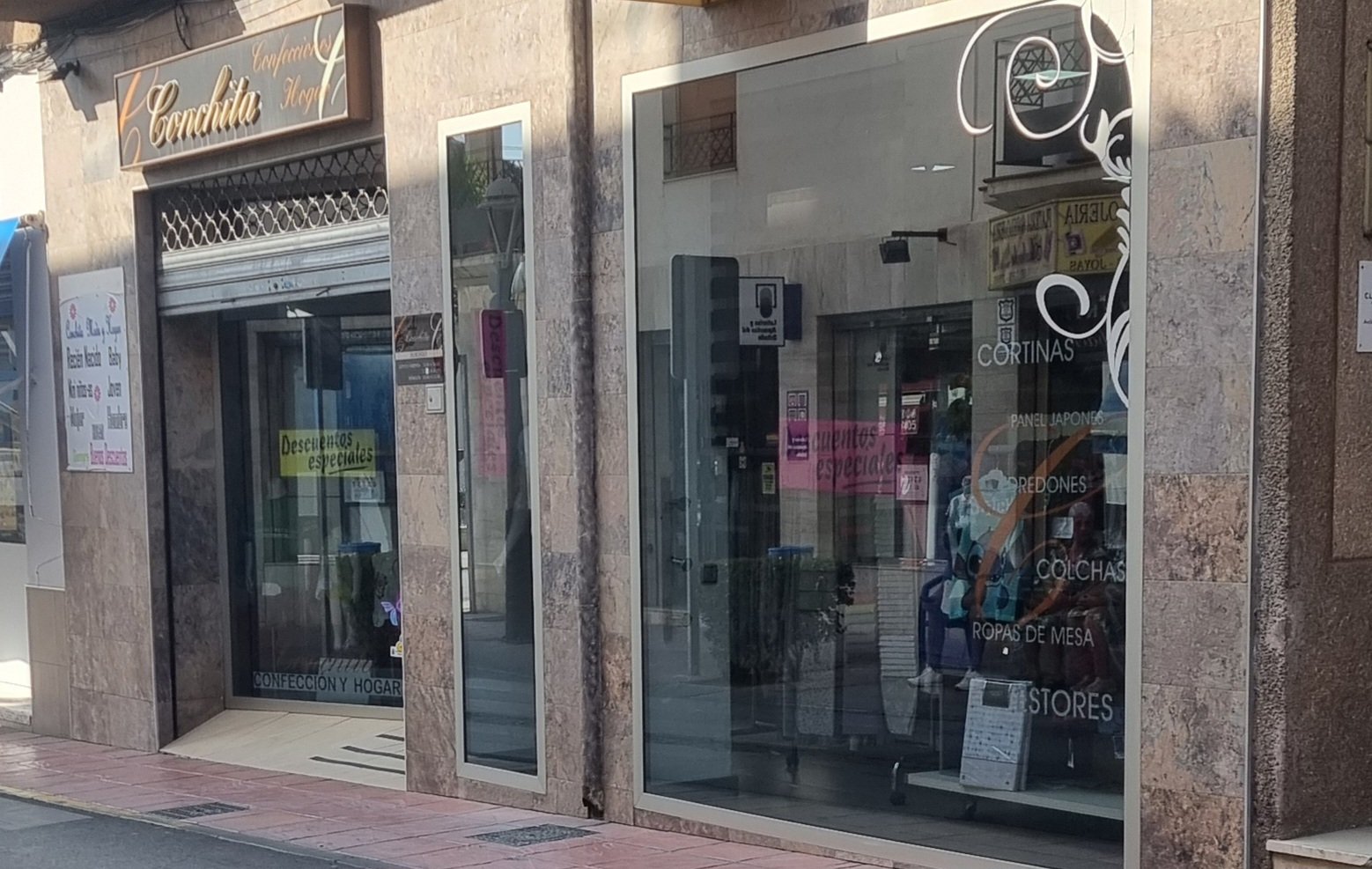 Confecciones Conchita, historia viva del comercio en PeligrosUna tienda de siempre, con moda para toda la familia y trato de los que ya no se olvidan.