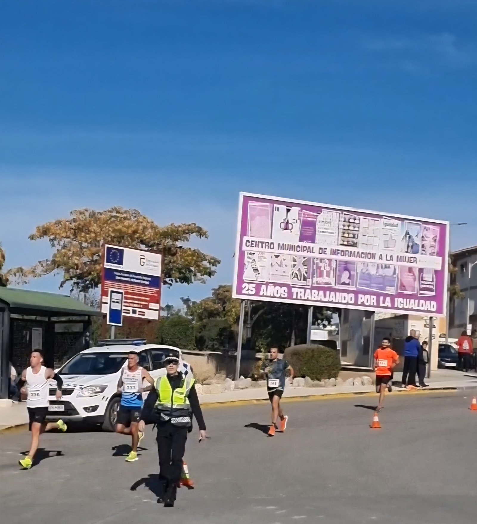 Miembro de la Policía Local en tareas operativas.