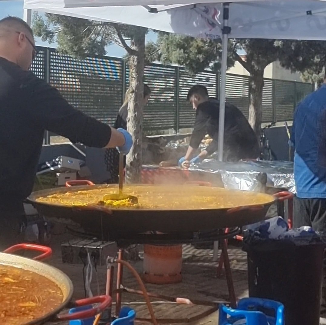 Paellas para los participantes y acompañantes