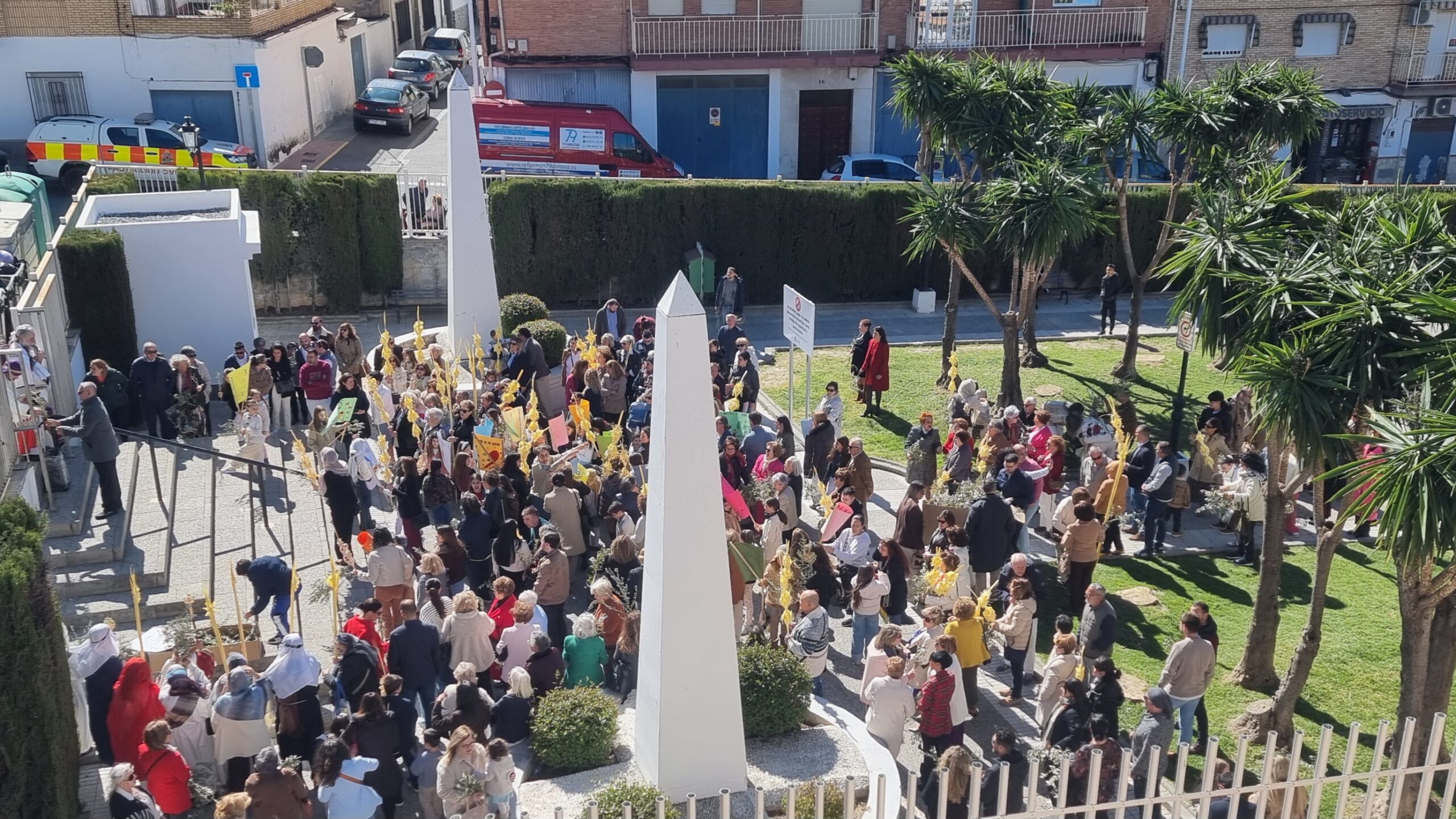 Plaza de las Plmeras durante la celebraciónde la procesióndel Domingo de Ramos