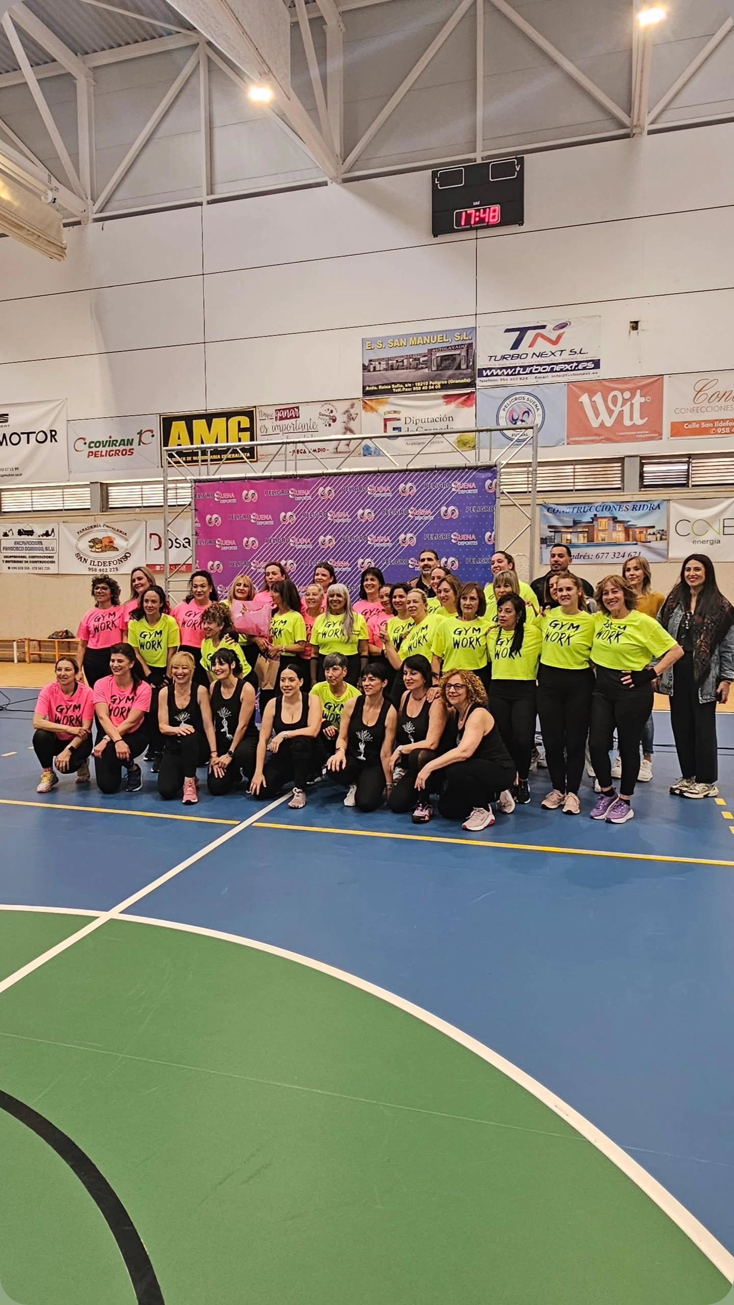 Integrantes del grupo “Gym Work” tras su participación en la jornada celebrada en el pabellón municipal.