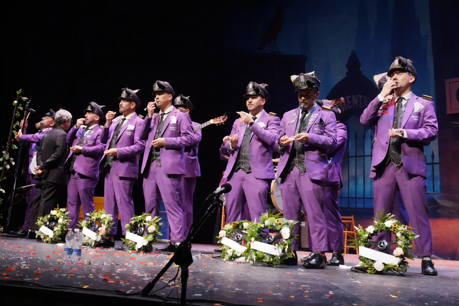 La chirigota de Salar “Los que te dan el último viaje”, ganadora del primer premio de chirigotas en el IX Certamen de Agrupaciones Carnavalescas de Peligros.