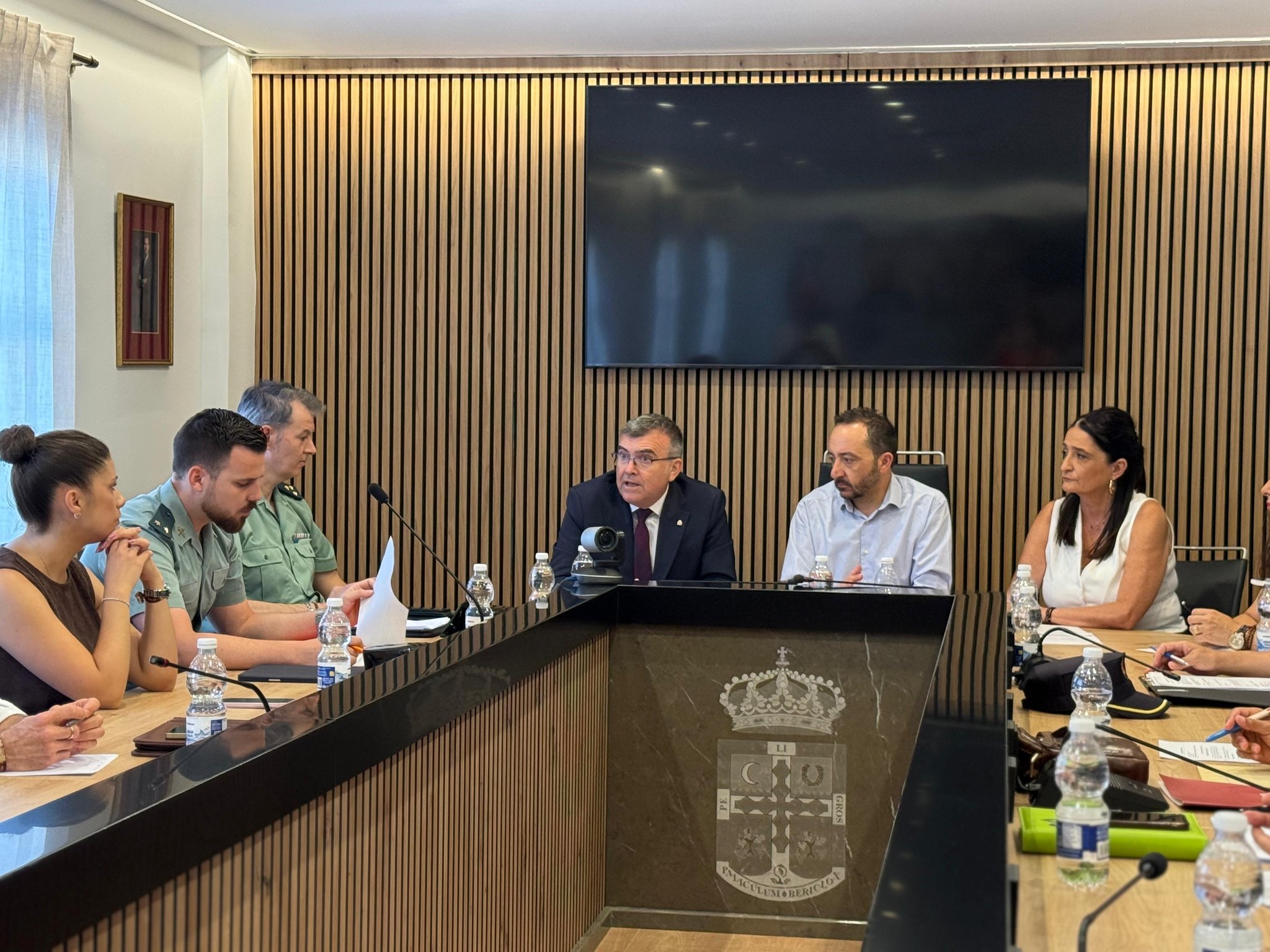Un momento de la reunión de la Junta Local de Seguridad, en la que se analizó la situación del municipio y se abordó la coordinación entre Guardia Civil, Policía Local y administraciones.